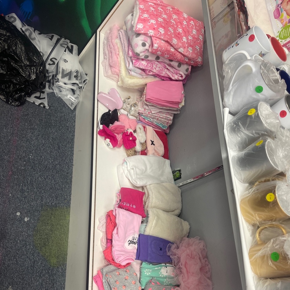 Clothes - Picture 2 of 3
